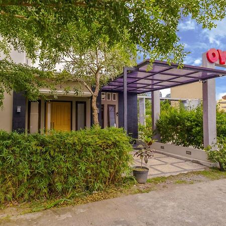Oyo 2284 Grand Villa Meninting Montongbuwoh Exterior photo